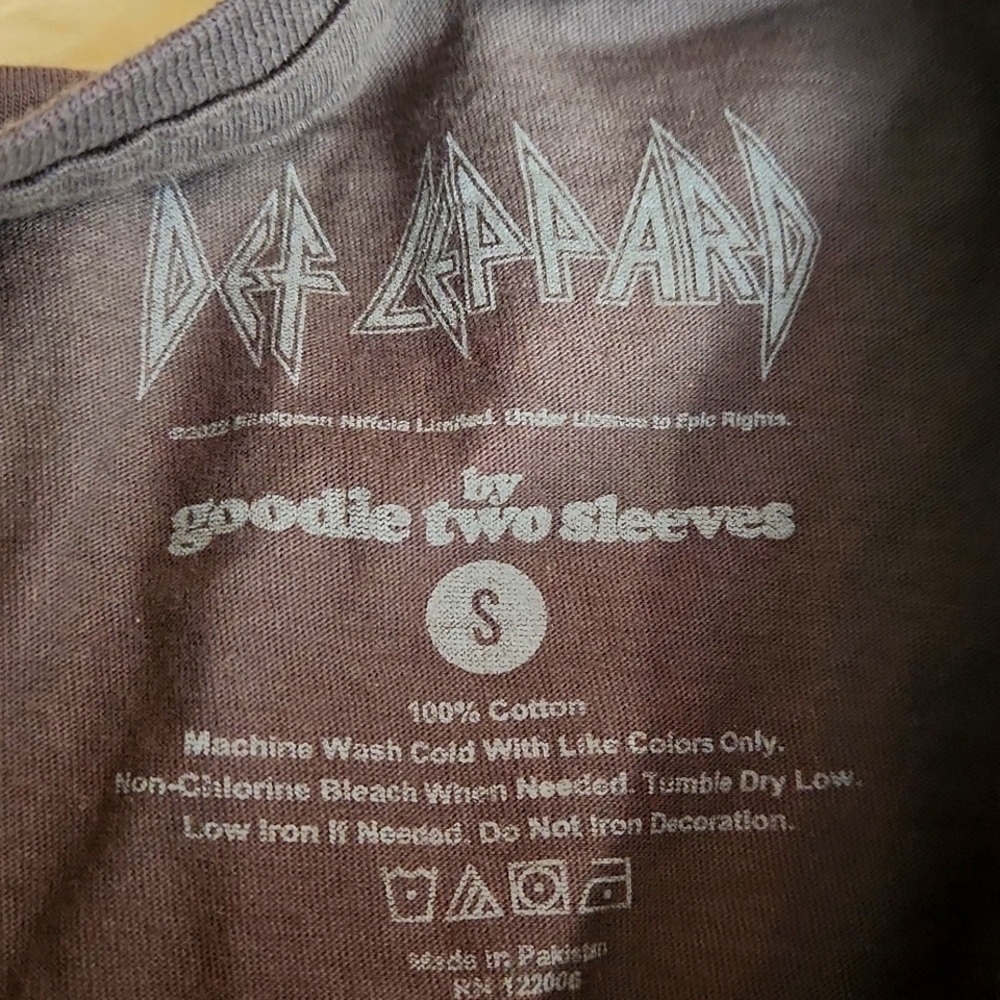 Def Leppard By Goodie Two Sleeves Graphic Throwback Cap Sleeved Womens Tshirt - Picture 3 of 5